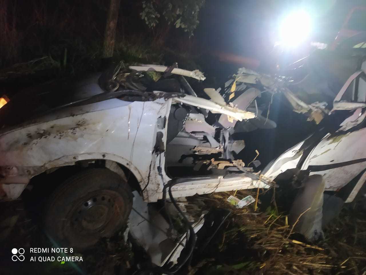 Carro Aquaplana Capota E Casal Paulista Morre Na Br Em Mato