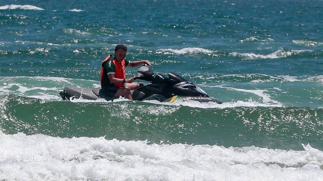 Jet Ski E Parque De Divers O F Rias De Sete Dias De Bolsonaro No Fim