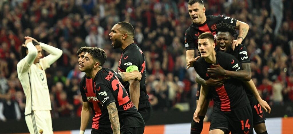 dois gols Bayer Leverkusen se recusa a perder e está na final da