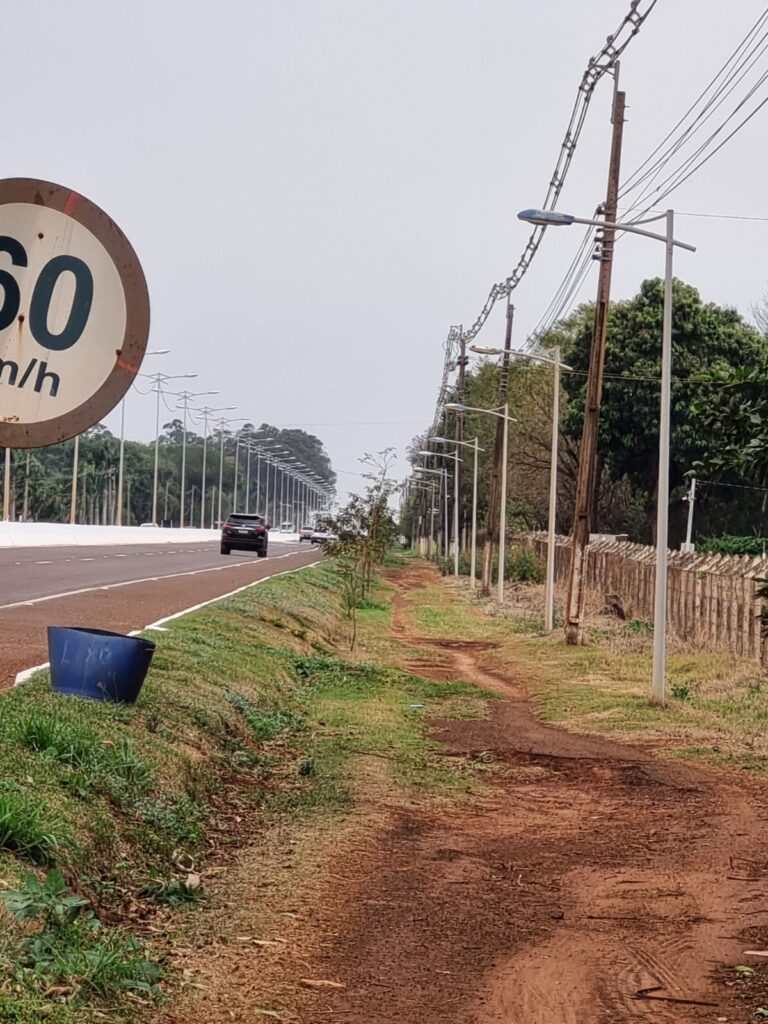 Lia Nogueira solicita manutenção urgente na ciclovia da Avenida Guaicurus em Dourados