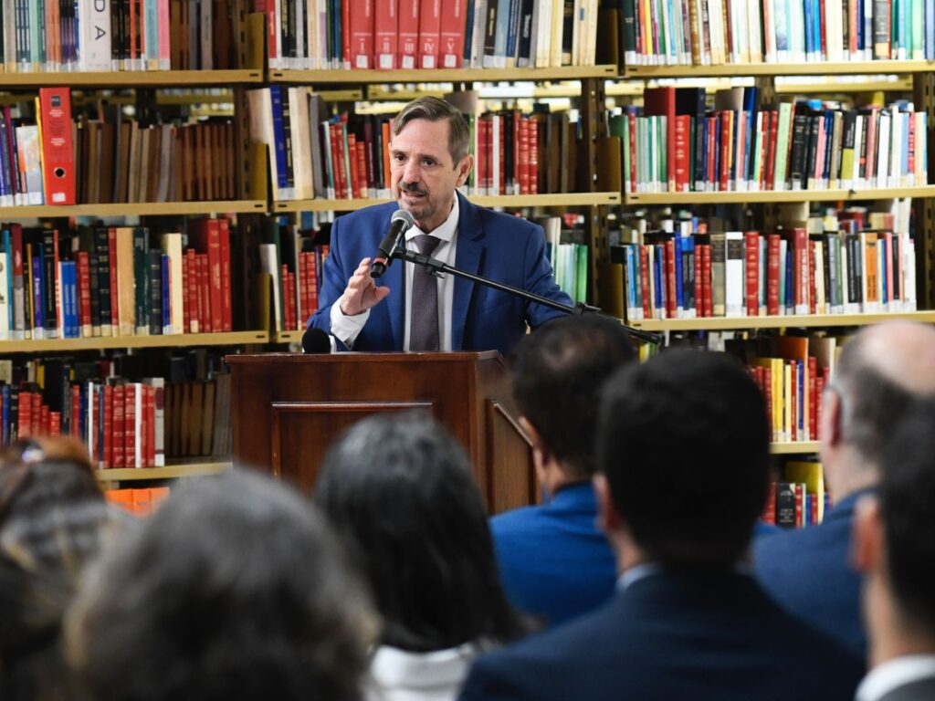 Simone Tebet e Bosco Martins lançam livros em Brasília e ministra destaca 'esquina da sensibilidade'