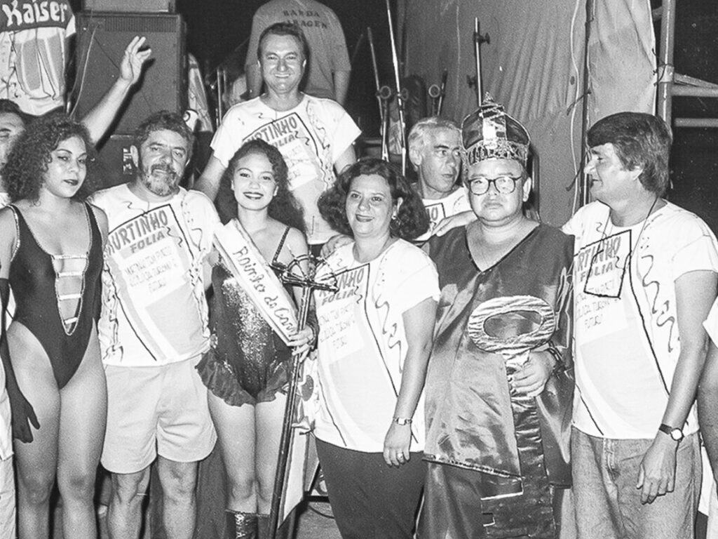 Zeca e Gilda presentearam Lula com fotos do carnaval de 1997, em Porto Murtinho