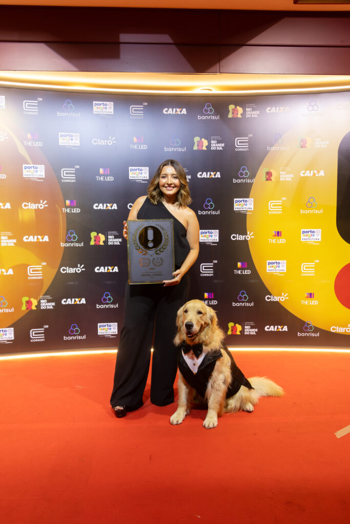 Alfredo, o golden de Dourados, vence o Prêmio Ibest, o 'Oscar da internet brasileira'